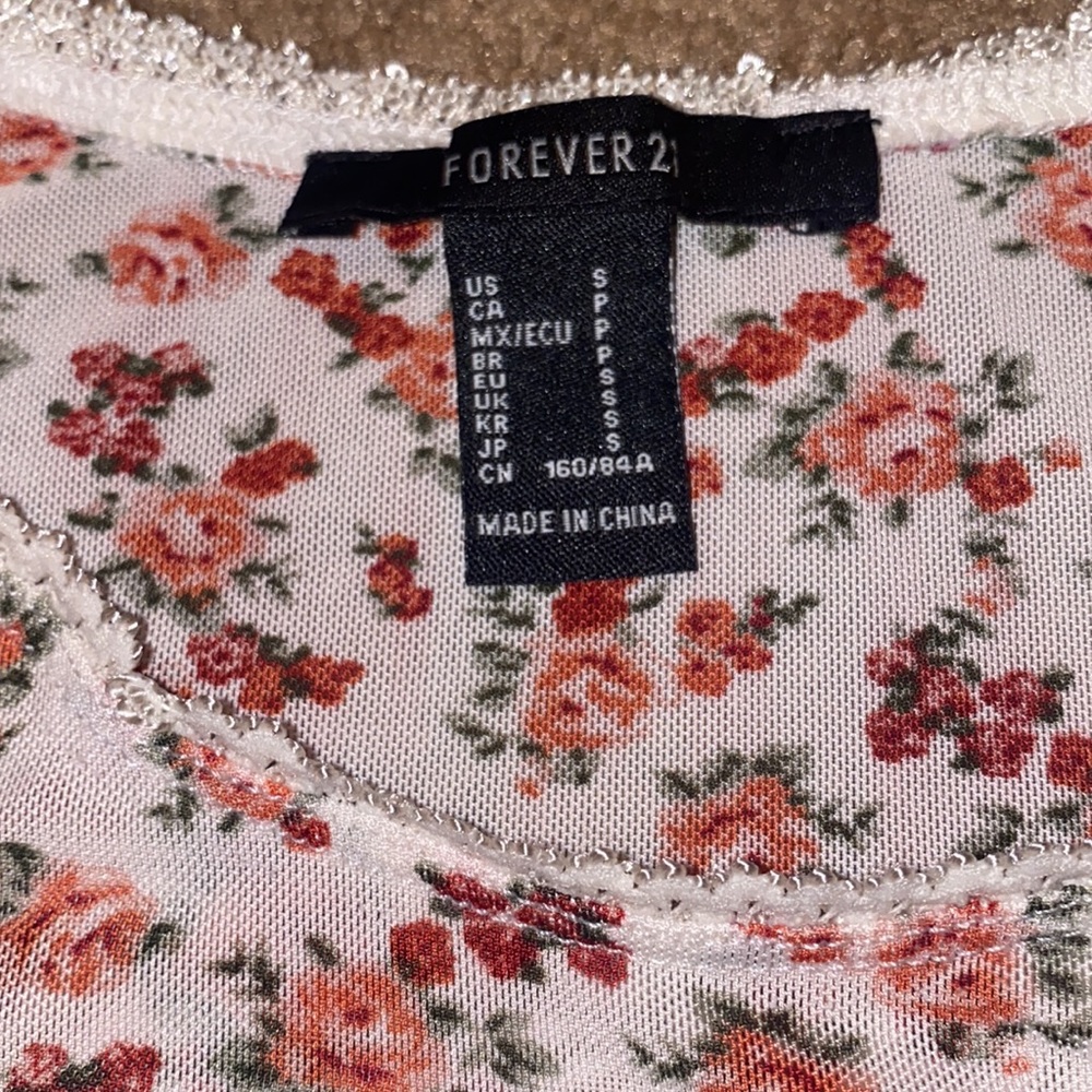 •FOREVER 21• - Picture 3 of 4